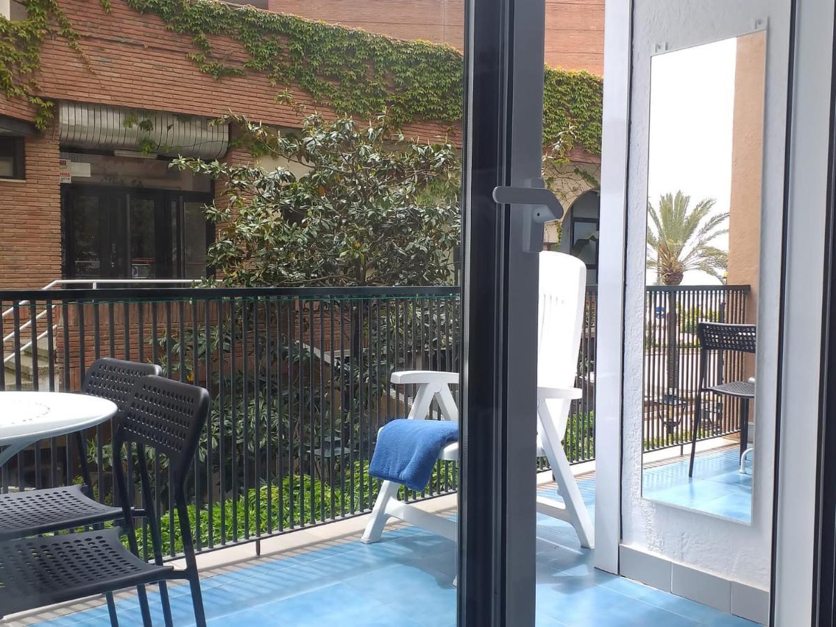 Apartamento Con Terraza Vistas Al Mar Apartment Lloret de Mar Bagian luar foto