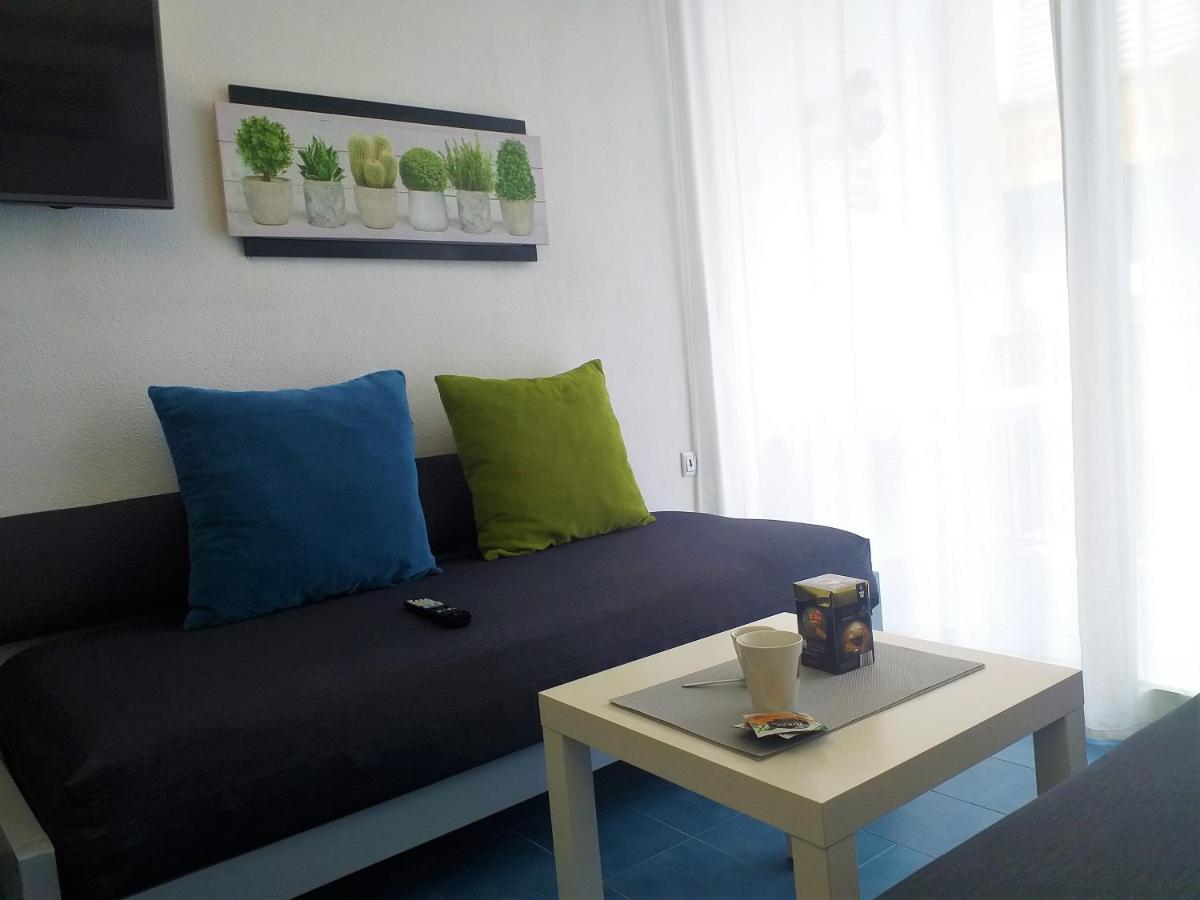 Apartamento Con Terraza Vistas Al Mar Lloret de Mar Bagian luar foto