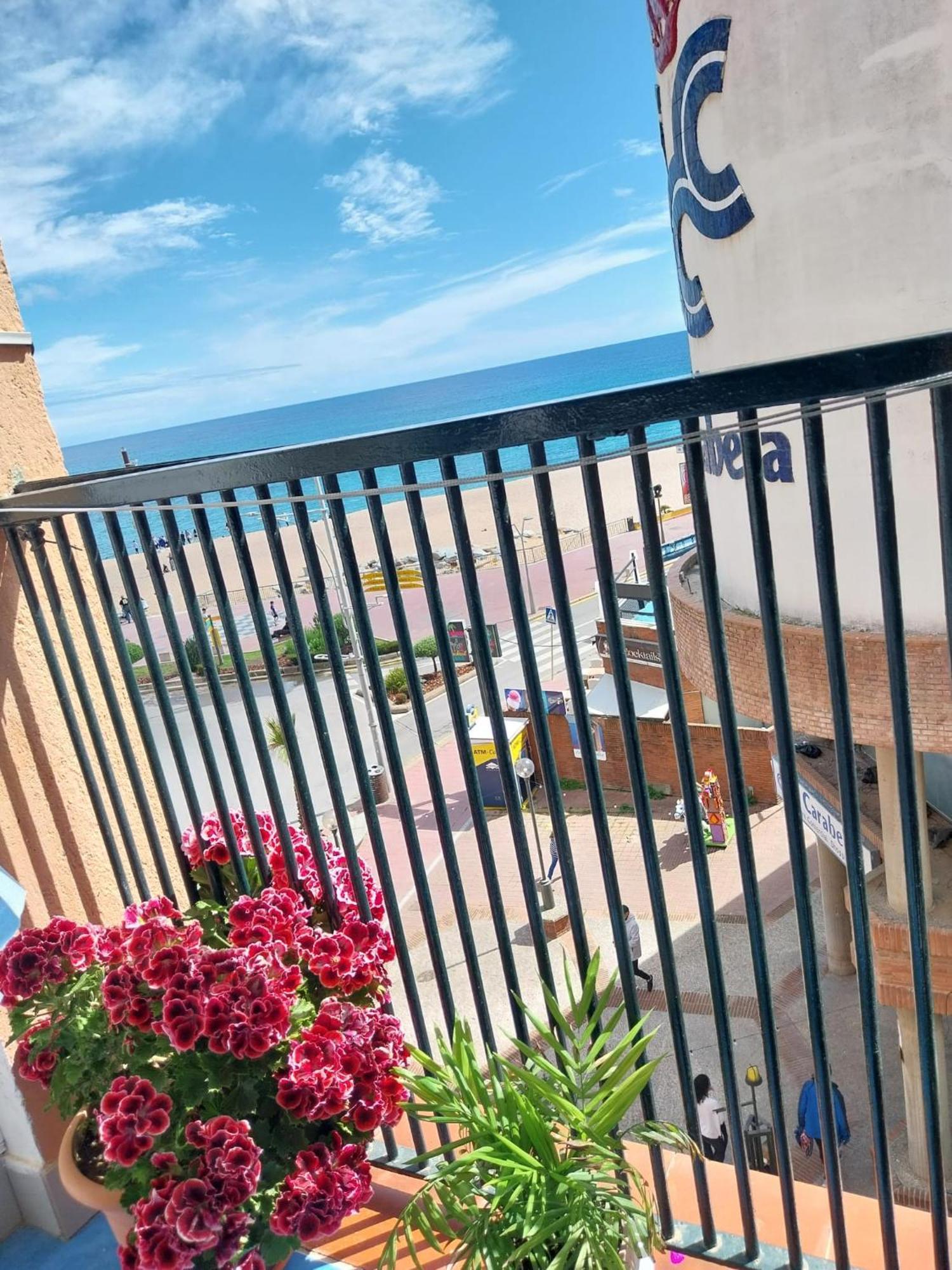 Apartamento Con Terraza Vistas Al Mar Lloret de Mar Bagian luar foto